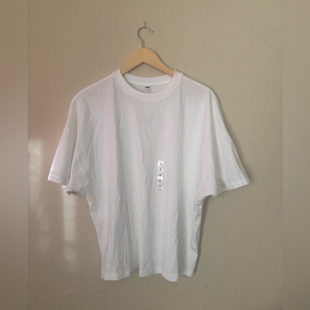 UNIQLO TSHIRT